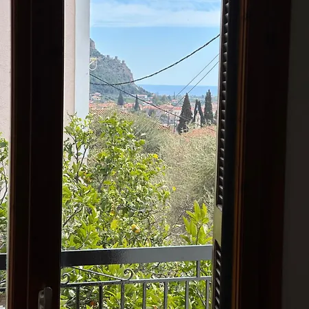 Tasos * Leonídion