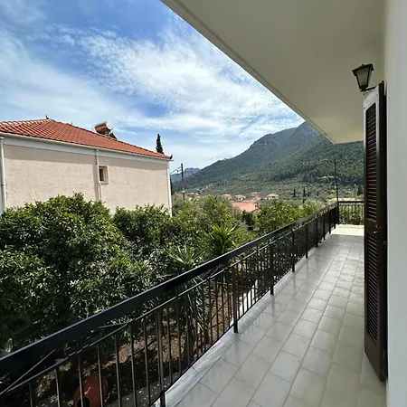 Tasos Apartment Leonidio